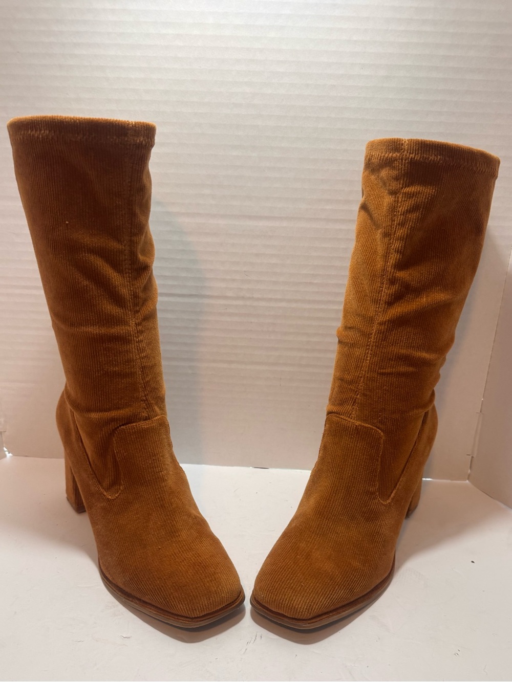 Sbicca Vintage Collection Noelani Corduroy Block Heel Mid-Calf Boots Size 7.5